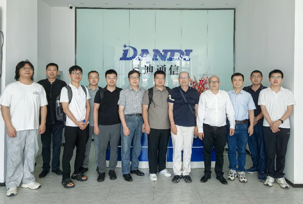 校企交流 | 電子科技大學長三角研究院來訪旦迪通信”